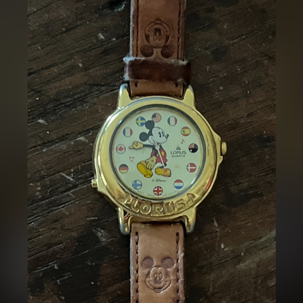 Vintage Rare Disney Lorus Mickey Mouse World Flag Musical Watch Htf